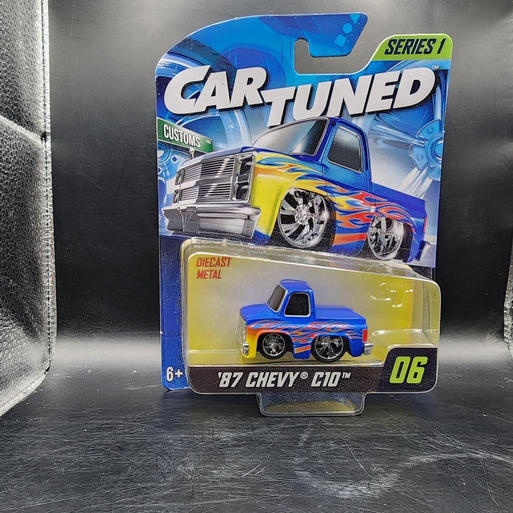 NEW 2024 MGA Entertainment Car Tuned Series 1, '87 Chevy C10 #6